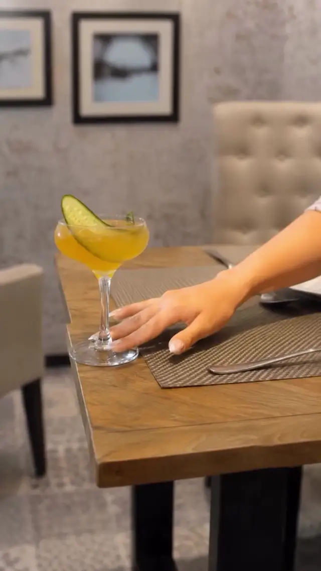 AI Video Prompt for Dynamic Product Reveals: Turning a Drink Spill into a Textual Marketing Hook