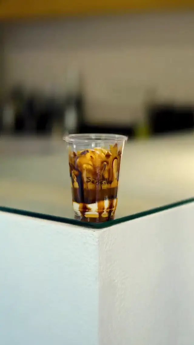 Same Spot, Different Drink π₯€β¨