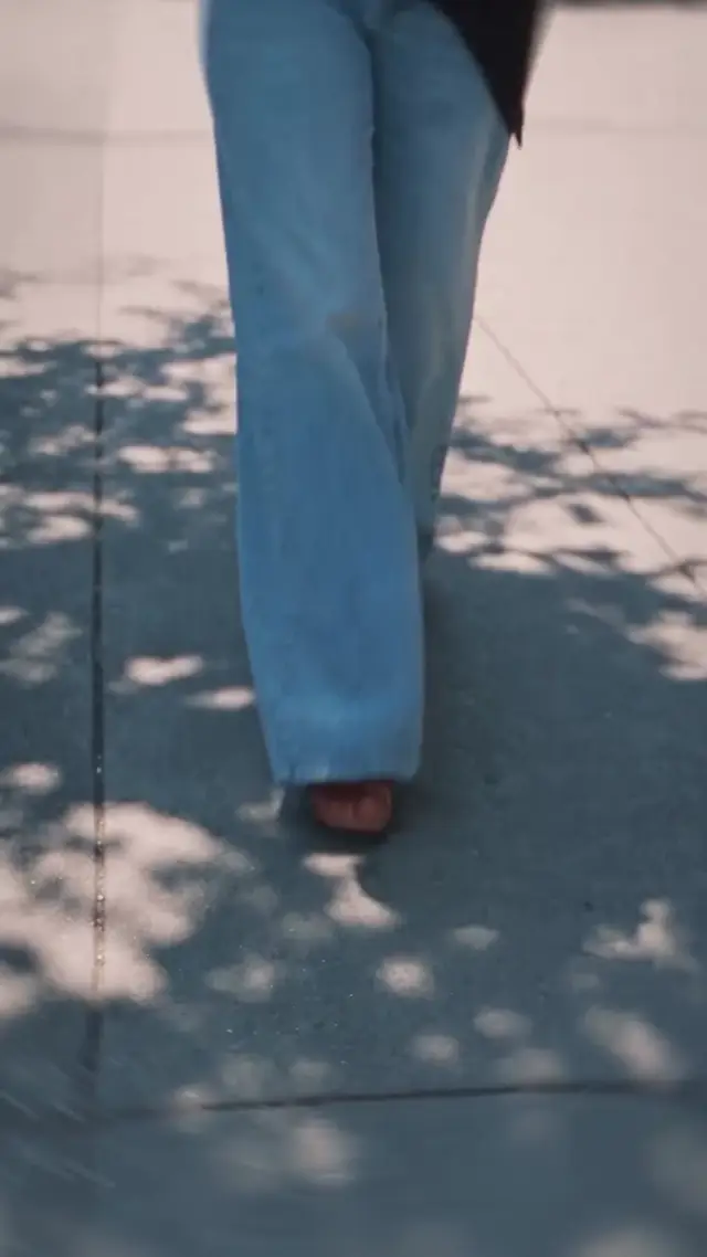 Surreal Floating Objects Commercial: AI Video Prompt for Fashion and Lifestyle Brands
