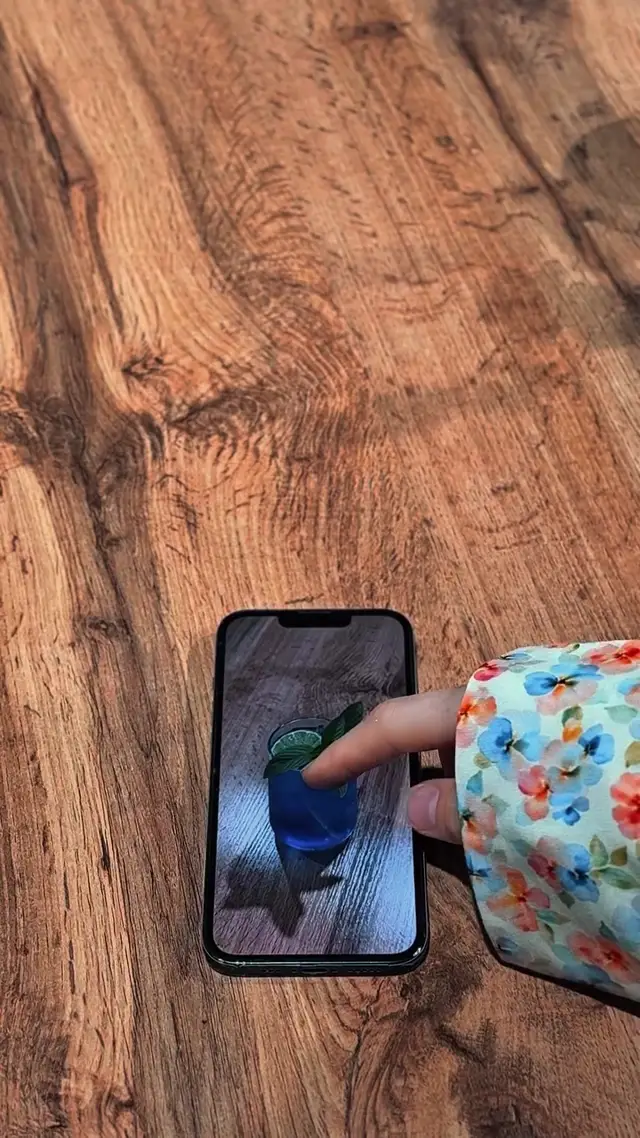 Magical Reveal AI Video Prompt for Ecommerce Product Advertising