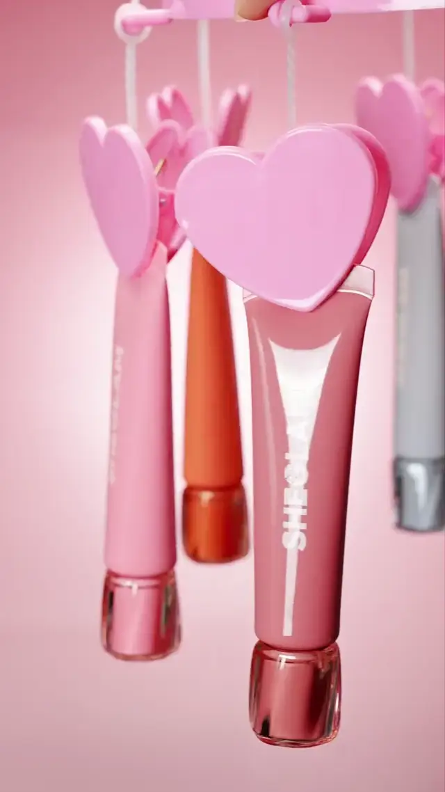 A Glossy World of Lip Colors 💄✨