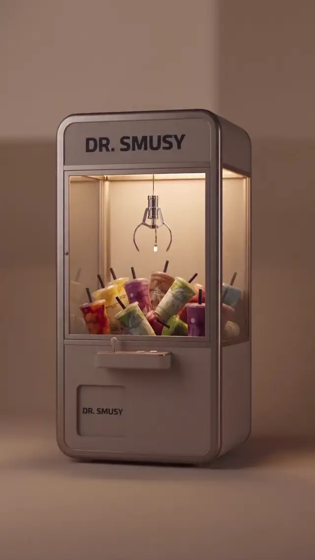 Satisfying Claw Machine Video for Product Discovery AI Prompts