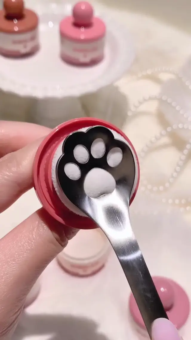 Paw-Shaped Blush Stamps 🐾💗