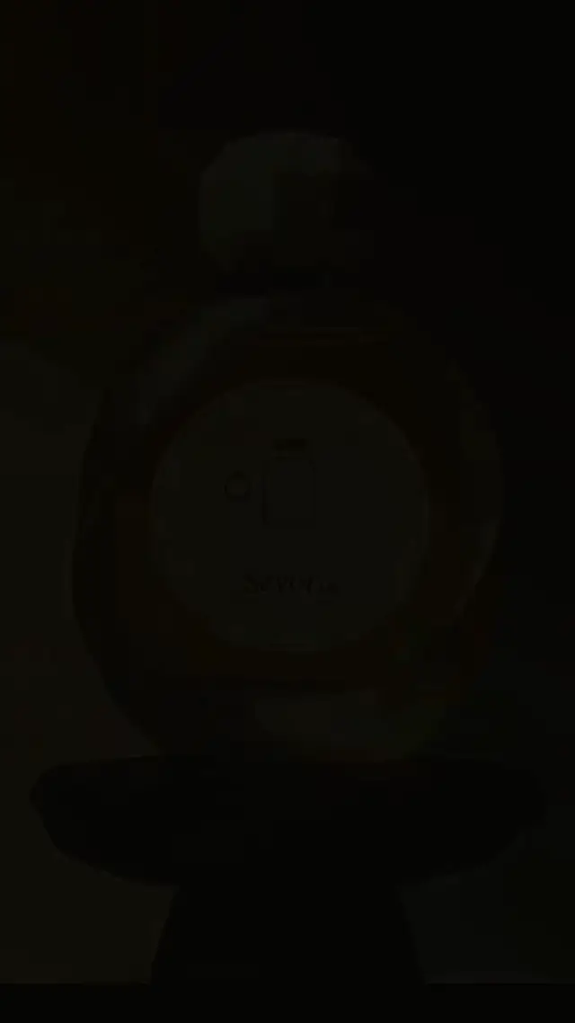 Luxury Perfume Commercial Style AI Video Prompt for Elegant Product Reveals
