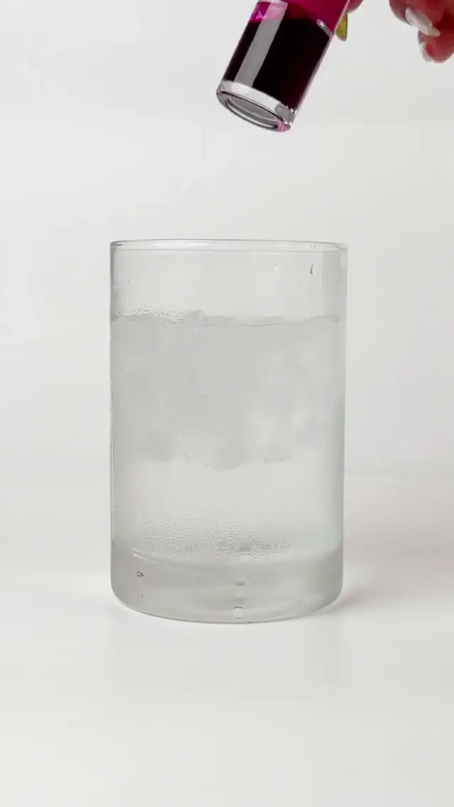 Color-Change Water Tint AI Video Prompt for Beverage Marketing