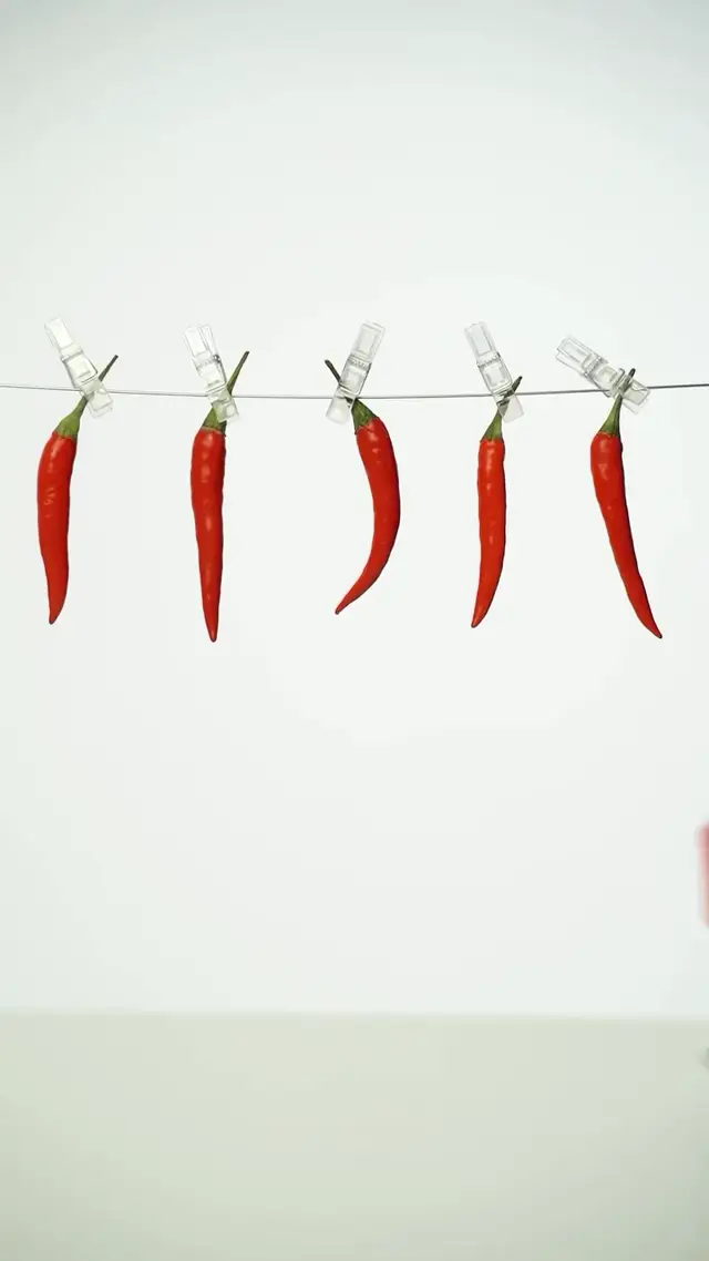 Minimalist Product Reveal Video Prompt for Fresh Branding Concepts