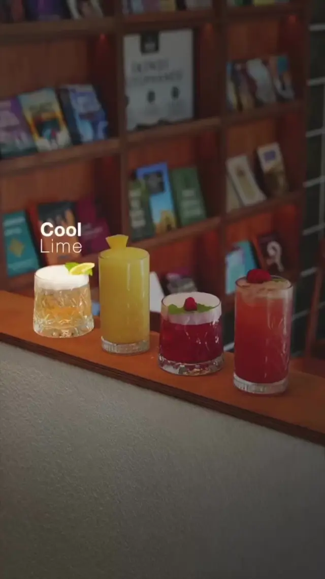 Warm Café-Style Blended Drink Video Concept AI Video Prompt