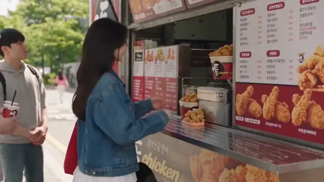 Surreal Food Levitation AI Video Prompt for Ecommerce and Product Ads
