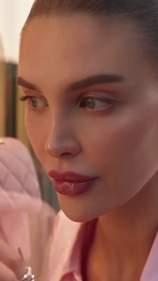 Surreal Sign Advertising AI Video Prompt for Fashion and Ecommerce Brands