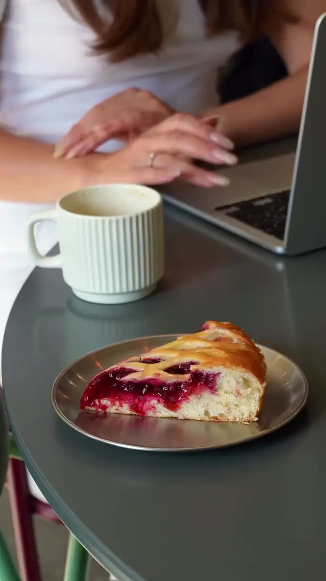 Stop-Motion Jump Cut Food Video Prompt for Ecommerce Branding