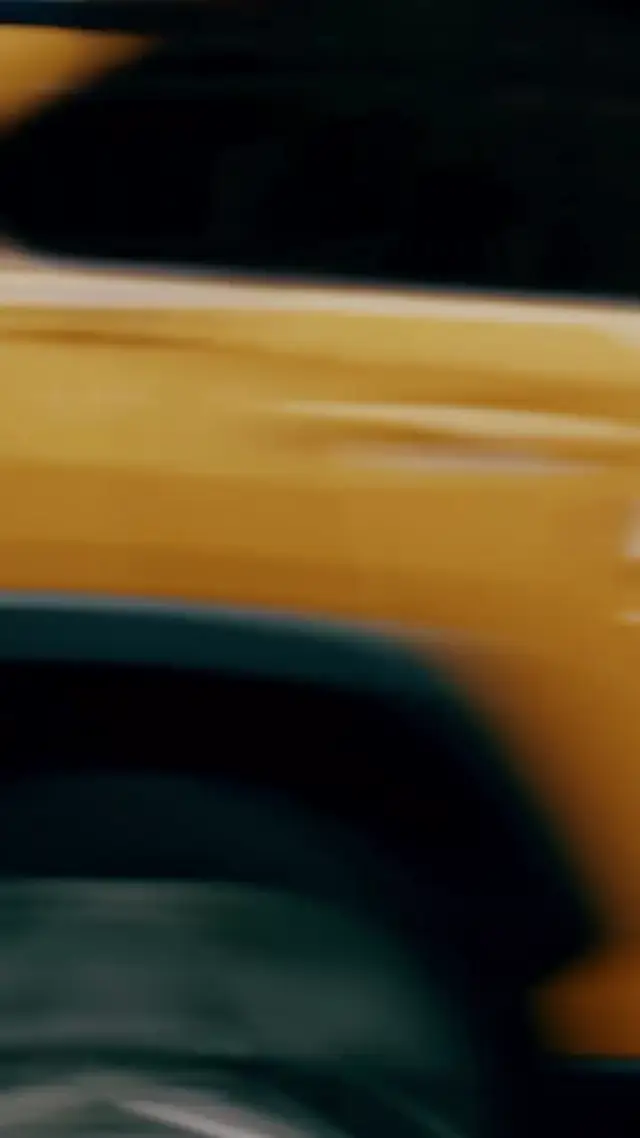 Kinetic Lookbook AI Video Prompt for Fashion Advertisements