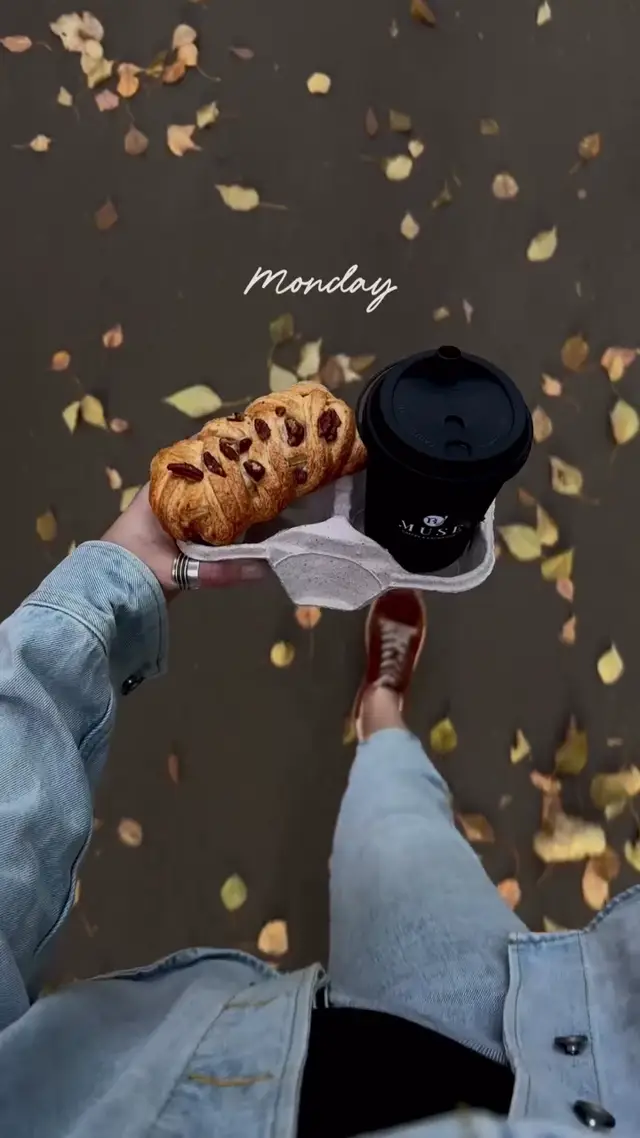 Weekly Routine POV Video Prompt: AI Video Ad Concept for Coffee and Pastries