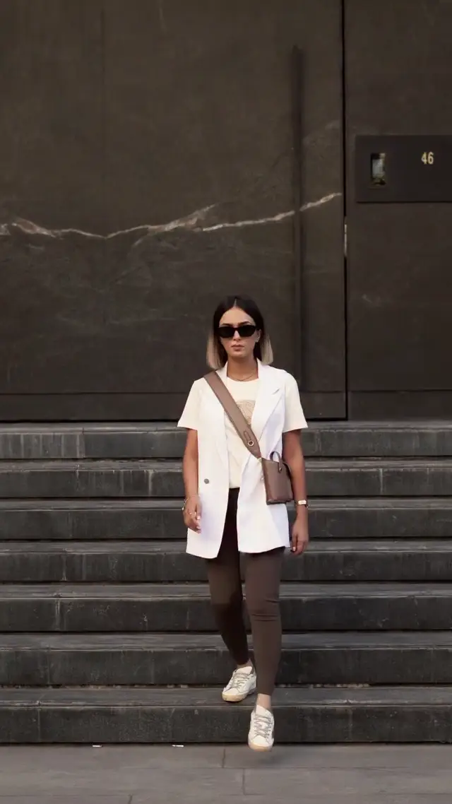 Fashion Video Prompt: Urban Chic Jewelry Commercial with Whip-Pan Transitions