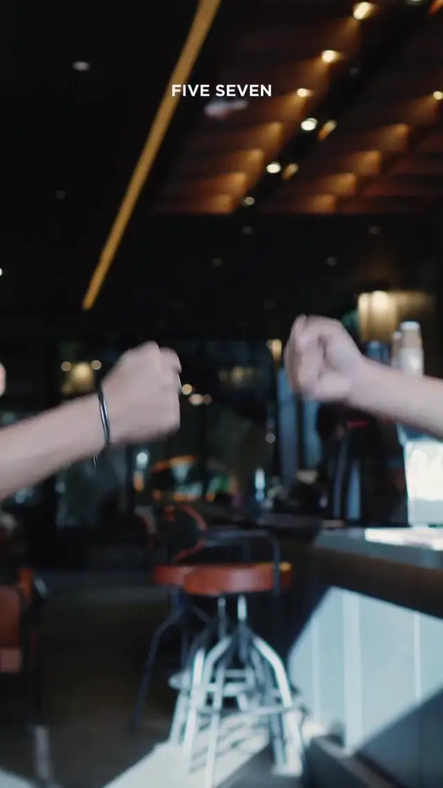 Rock, Paper, Scissors Product Reveal AI Video Prompt for Ecommerce