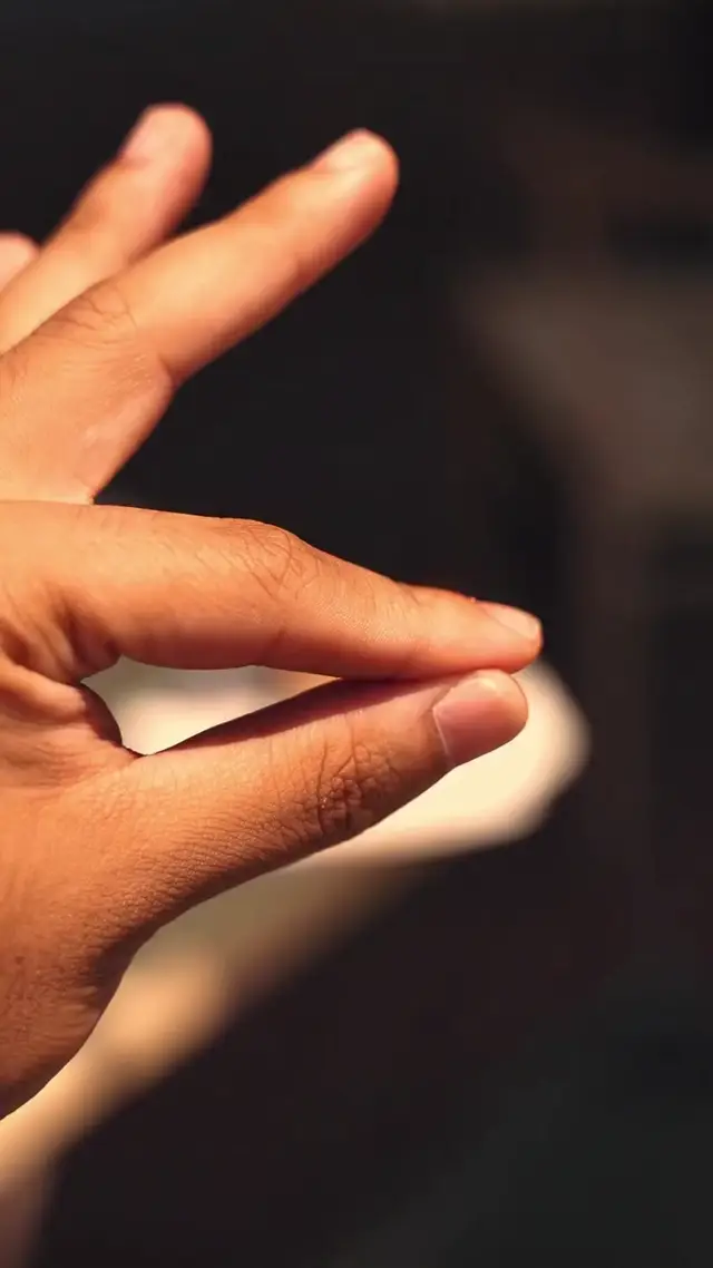 Finger Snap Product Transformations: AI Video Prompt Ideas for Food and Drink Brands