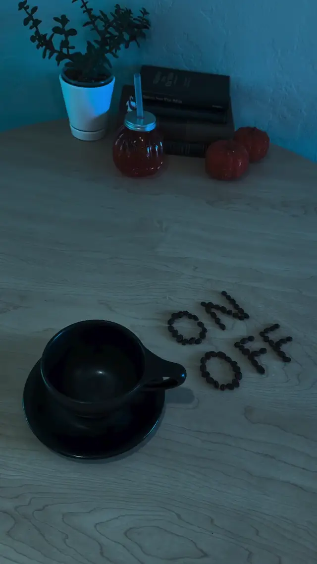 On-Off Coffee Cup AI Video Prompt: Creative Analysis and Product Ad Ideas