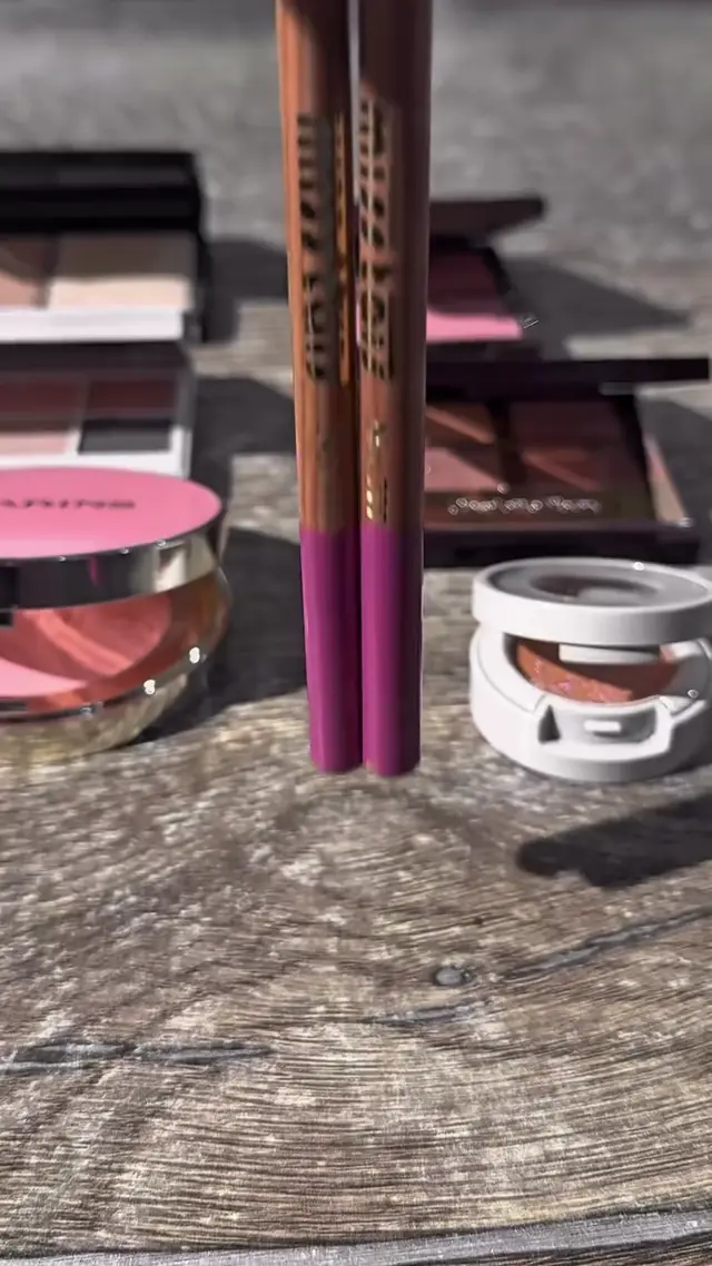 Macro Pencil Bounce AI Video Prompt: Creative Rhythm for Beauty Brands