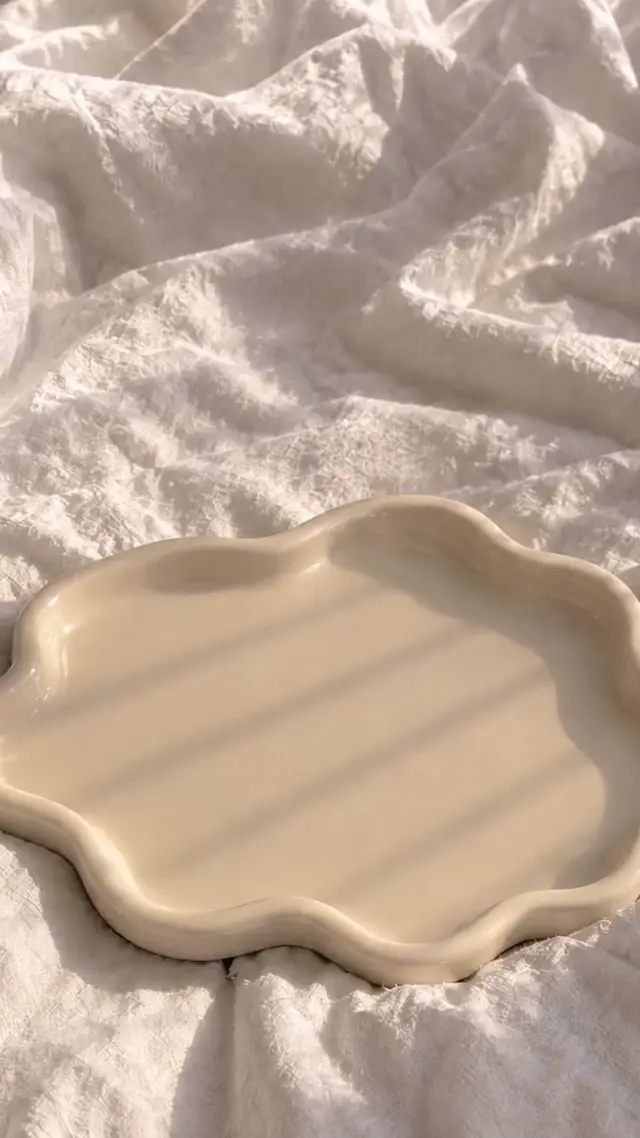 AI Video Prompt for Morning Routine Aesthetic: Overhead Product Reveal Ideas