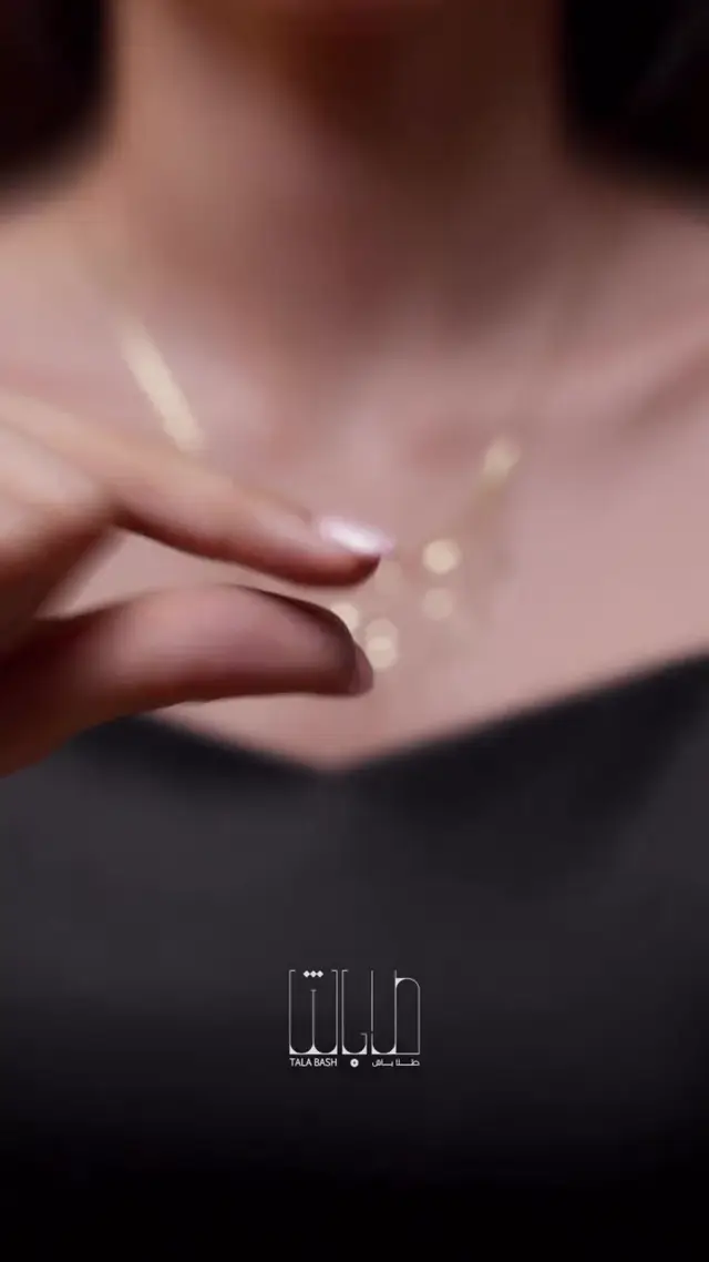 Macro Jewelry Transformation Snap Editing AI Video Prompt for Luxury Ads