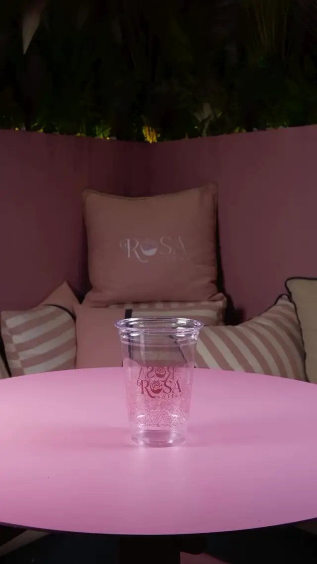 Rhythmic Layered Drink Reveal AI Video Prompt for Branding