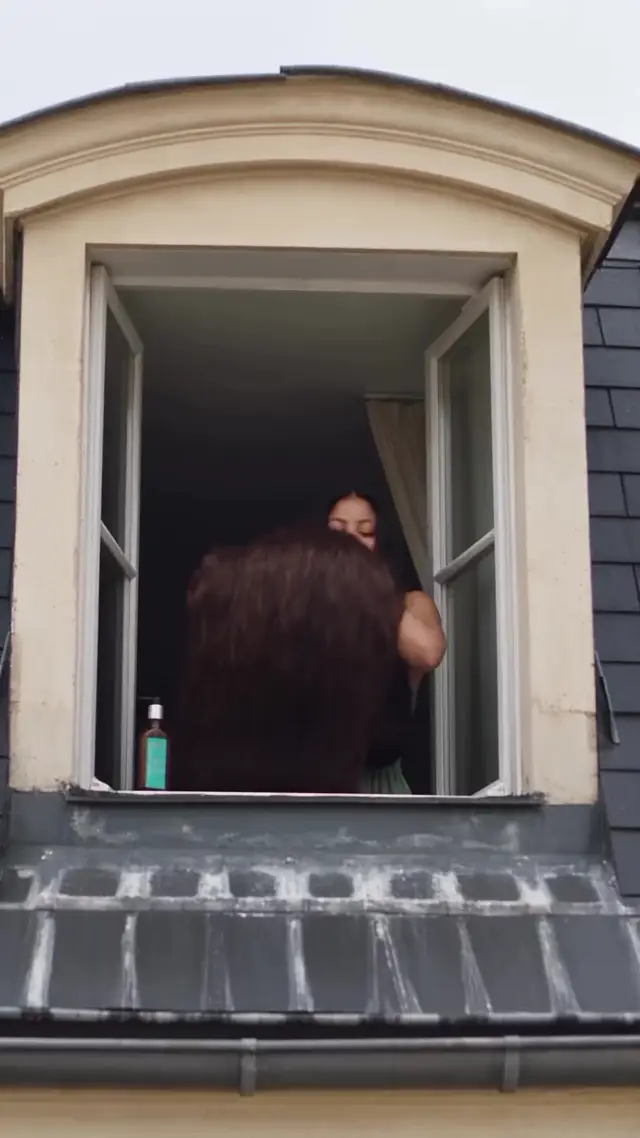 Comedic Hair Physics Video Prompt for Shampoo and Hair Oil Ads