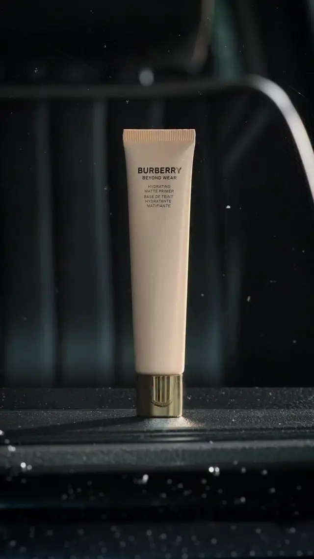Macro Water Morph Luxury Commercial: AI Video Prompt for Skincare Advertising
