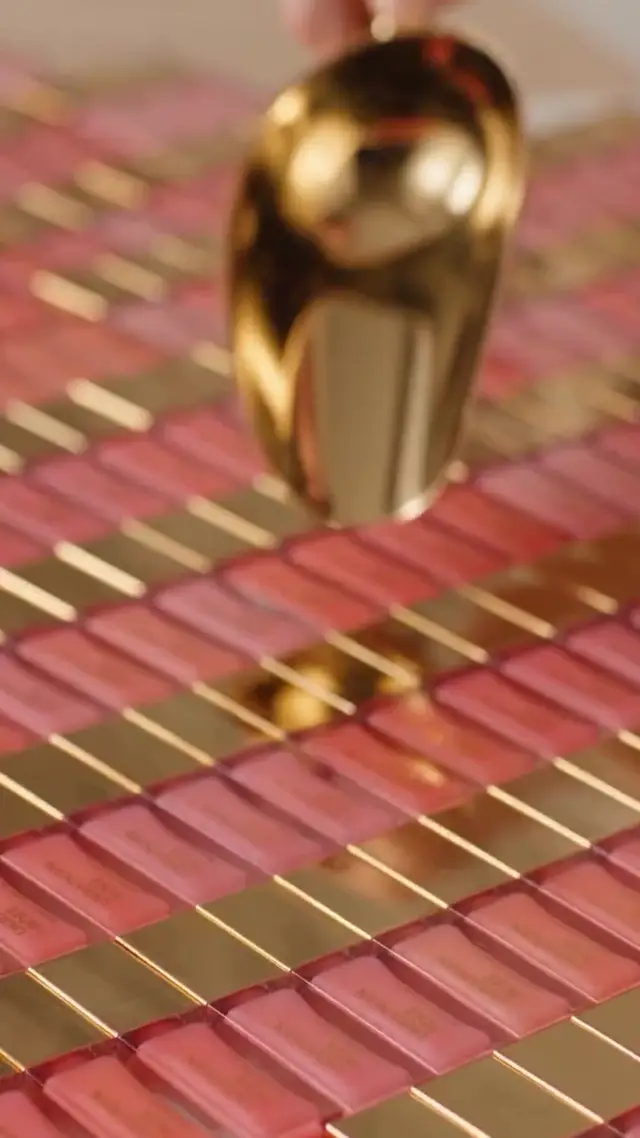 Macro Product Photography AI Video Prompt Ideas for Beauty and Cosmetic Launches