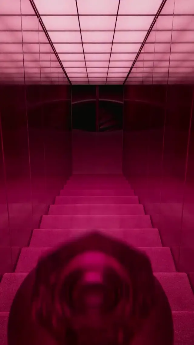 Perfume Bottle Drop AI Video Prompt Ideas for Cinematic Product Ads