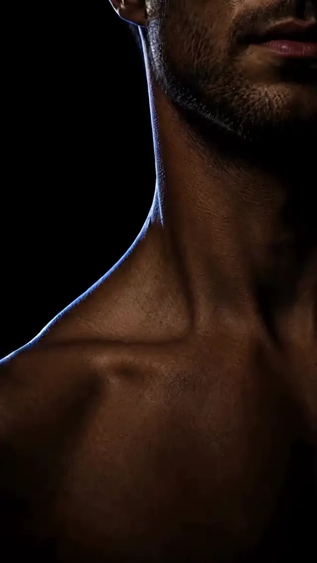 High-Contrast Macro AI Video Prompt for Moody Product Reveals
